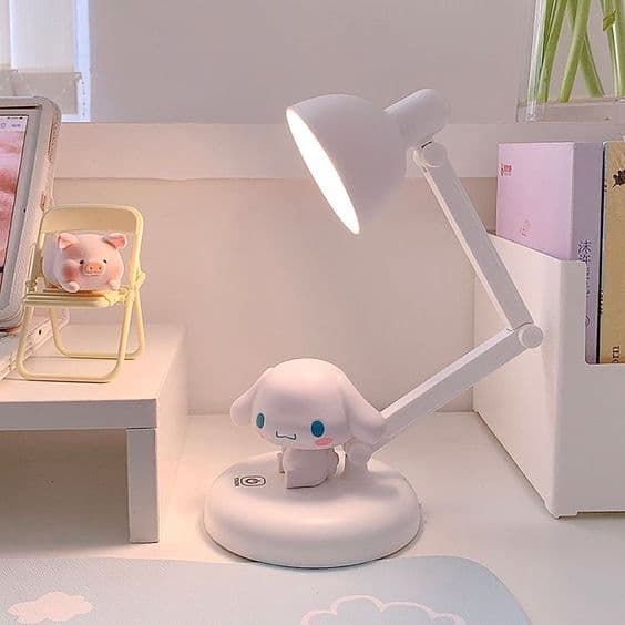 Cinnamonroll desk lamp
